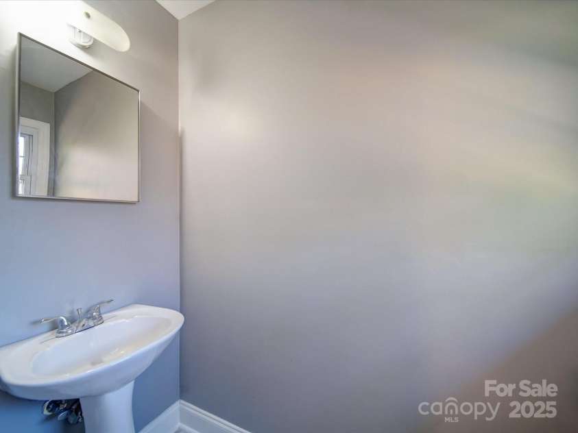 2036 Edgewater Drive, Charlotte, NC 28210.  MLS# CAR4234294, YatesRealty ID 5370. 