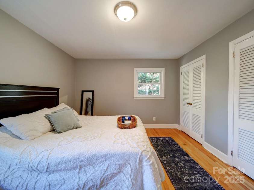 2036 Edgewater Drive, Charlotte, NC 28210.  MLS# CAR4234294, YatesRealty ID 5370. 