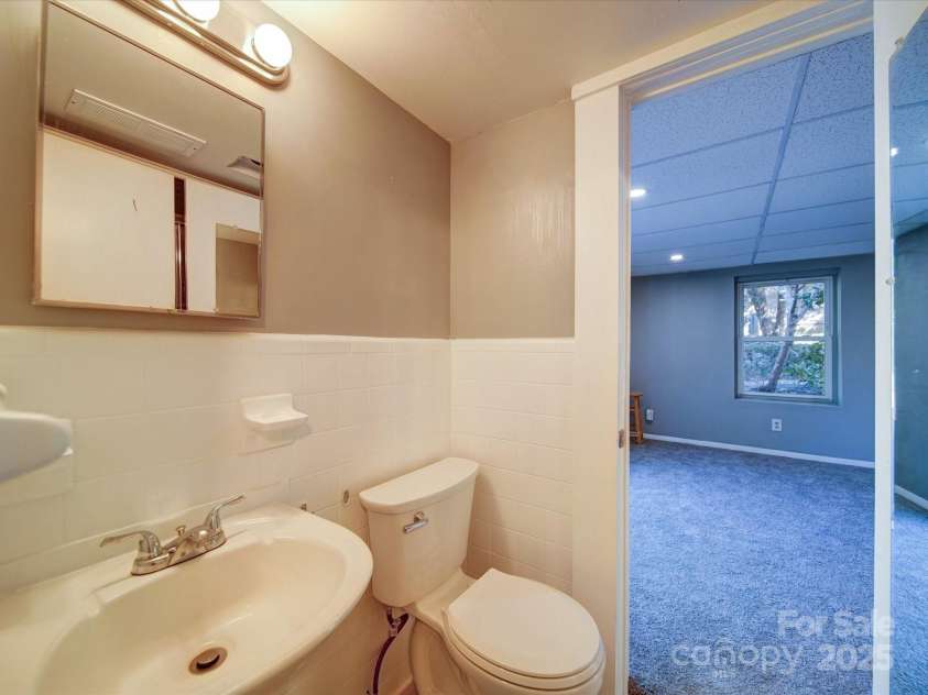 2036 Edgewater Drive, Charlotte, NC 28210.  MLS# CAR4234294, YatesRealty ID 5370. 