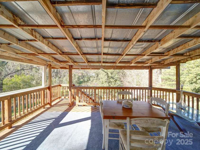 2036 Edgewater Drive, Charlotte, NC 28210.  MLS# CAR4234294, YatesRealty ID 5370. 