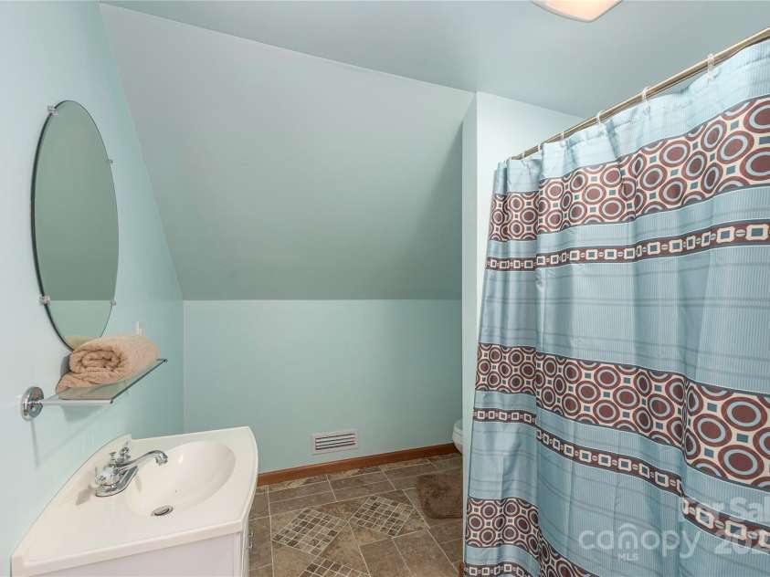236 Pole Miller Extension, Brevard, NC 28712.  MLS# CAR4323000, YatesRealty ID 5370. 