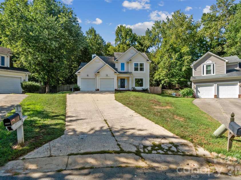 3301 Rillet Court, Charlotte, NC 28269.  MLS# CAR4427883, YatesRealty ID 53702. 