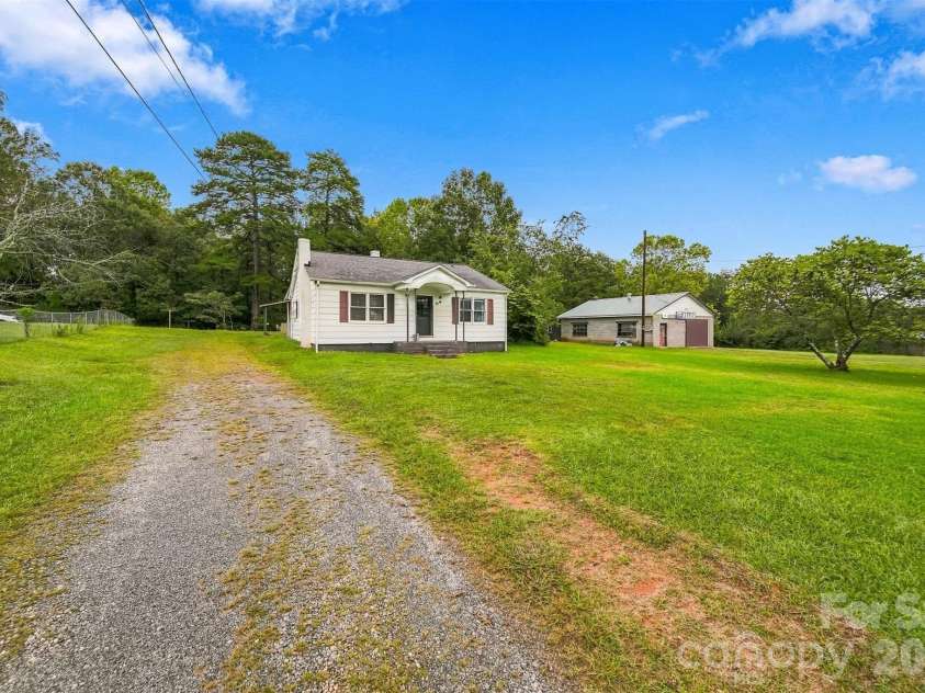 98 Duke Street, Granite Falls, NC 28630.  MLS# CAR4428648, YatesRealty ID 53706. 