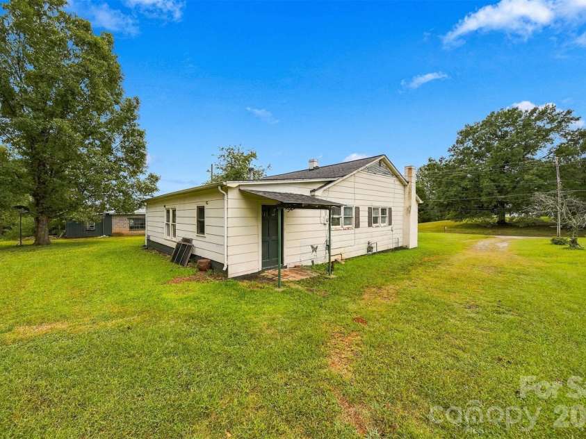98 Duke Street, Granite Falls, NC 28630.  MLS# CAR4428648, YatesRealty ID 53706. 