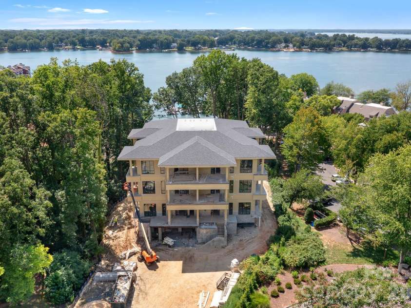 620 Southwest Drive, Davidson, NC 28036.  MLS# CAR4429987, YatesRealty ID 53708. 
