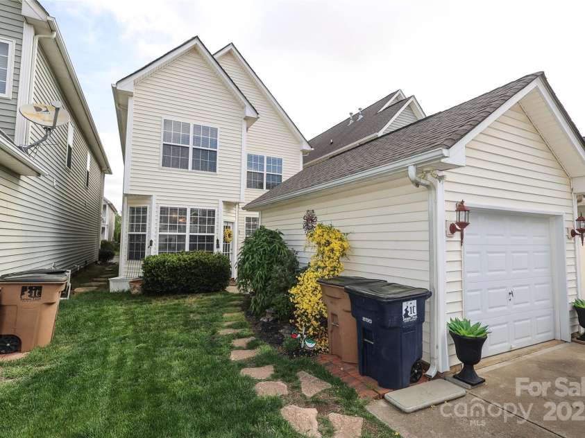 5121 Alysheba Drive, Indian Trail, NC 28079.  MLS# CAR4243542, YatesRealty ID 5371. 