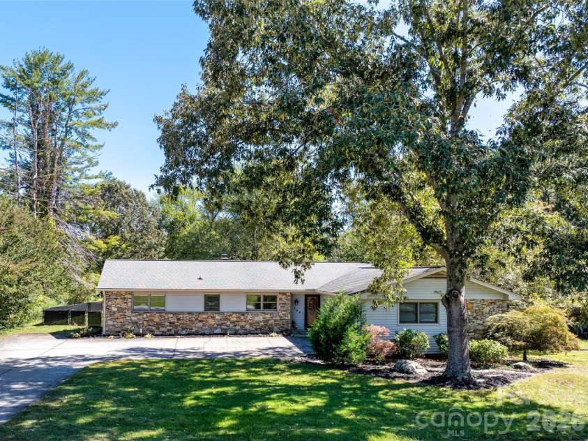 109 Greenwood Forest Drive, Etowah, NC 28729.  MLS# CAR4429683, YatesRealty ID 53712. 