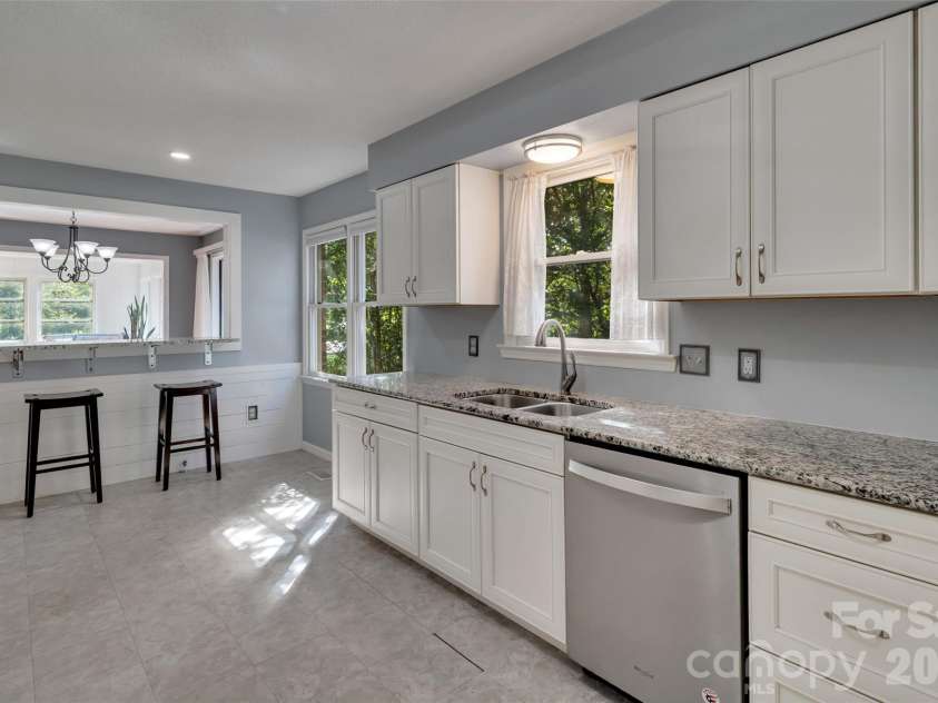 109 Greenwood Forest Drive, Etowah, NC 28729.  MLS# CAR4429683, YatesRealty ID 53712. 