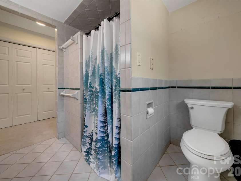 109 Greenwood Forest Drive, Etowah, NC 28729.  MLS# CAR4429683, YatesRealty ID 53712. 