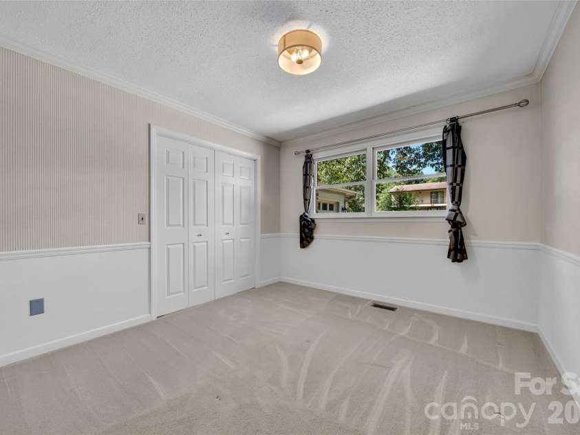 109 Greenwood Forest Drive, Etowah, NC 28729.  MLS# CAR4429683, YatesRealty ID 53712. 