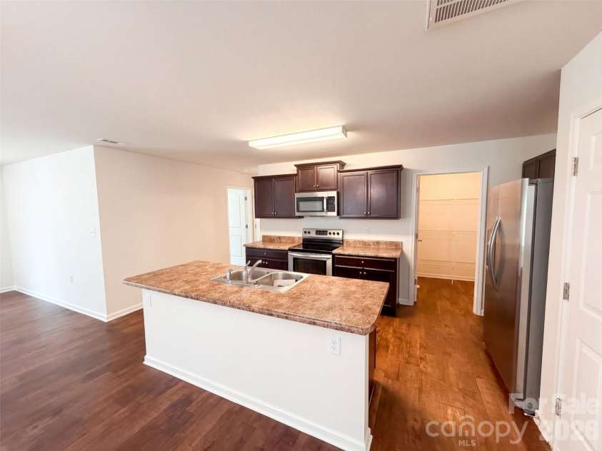 3980 Long Arrow Drive, Concord, NC 28025.  MLS# CAR4429827, YatesRealty ID 53713. 