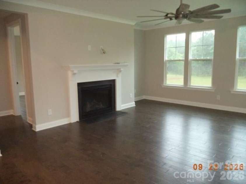 8722 Sherrills Ford Road, Sherrills Ford, NC 28673.  MLS# CAR4429772, YatesRealty ID 53716. Great room