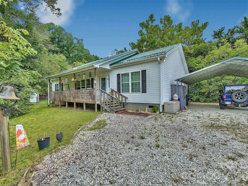 397 Reservoir Road, Spruce Pine, NC 28777.  MLS# CAR4429844, YatesRealty ID 53719. 