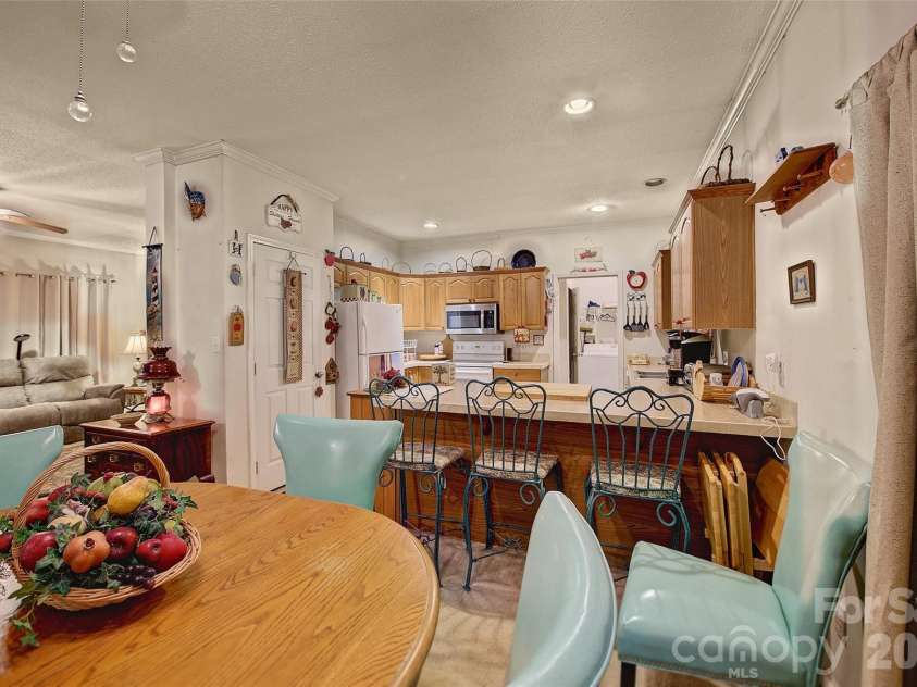 397 Reservoir Road, Spruce Pine, NC 28777.  MLS# CAR4429844, YatesRealty ID 53719. 
