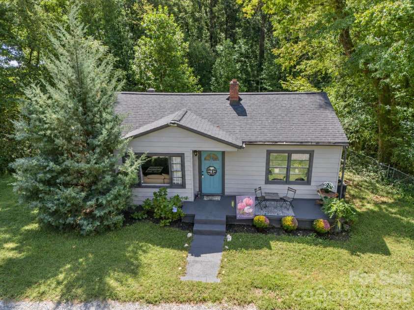 907 Mauney Road, Stanley, NC 28164.  MLS# CAR4429379, YatesRealty ID 53720. 