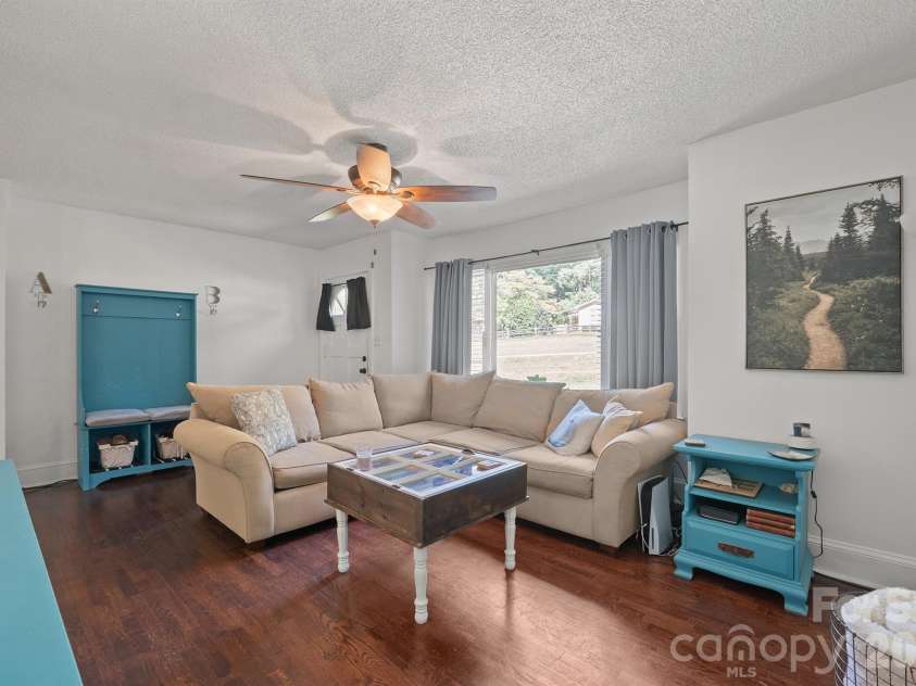 907 Mauney Road, Stanley, NC 28164.  MLS# CAR4429379, YatesRealty ID 53720. 