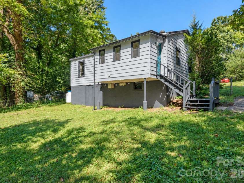 907 Mauney Road, Stanley, NC 28164.  MLS# CAR4429379, YatesRealty ID 53720. 