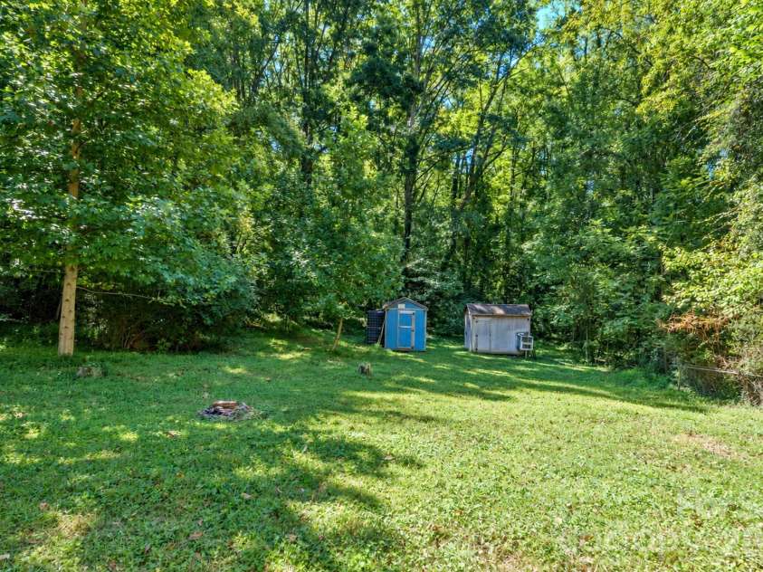 907 Mauney Road, Stanley, NC 28164.  MLS# CAR4429379, YatesRealty ID 53720. 