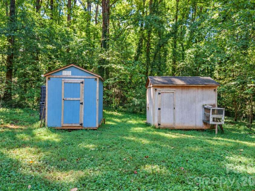 907 Mauney Road, Stanley, NC 28164.  MLS# CAR4429379, YatesRealty ID 53720. 