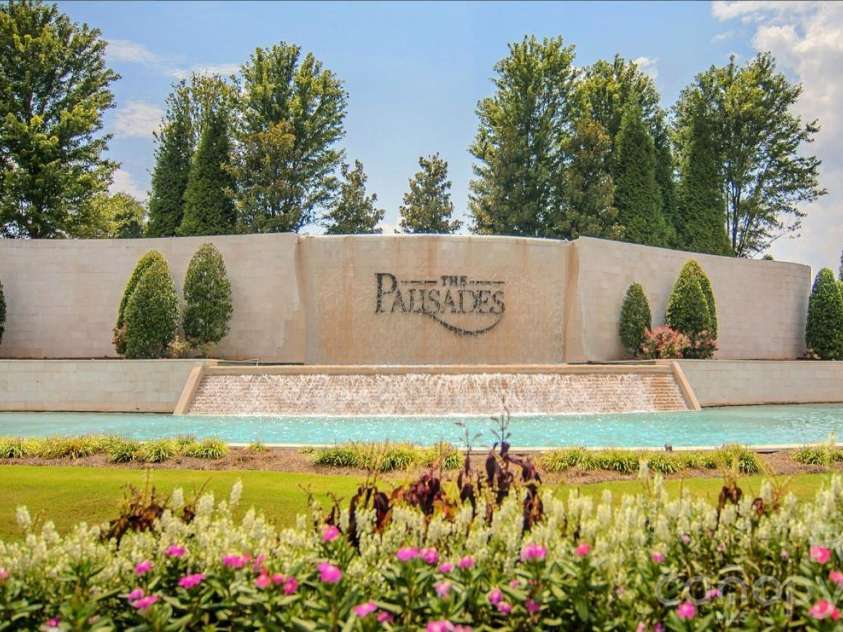 10025 St Kitts Landing Lane, Charlotte, NC 28278.  MLS# CAR4426225, YatesRealty ID 53722. 