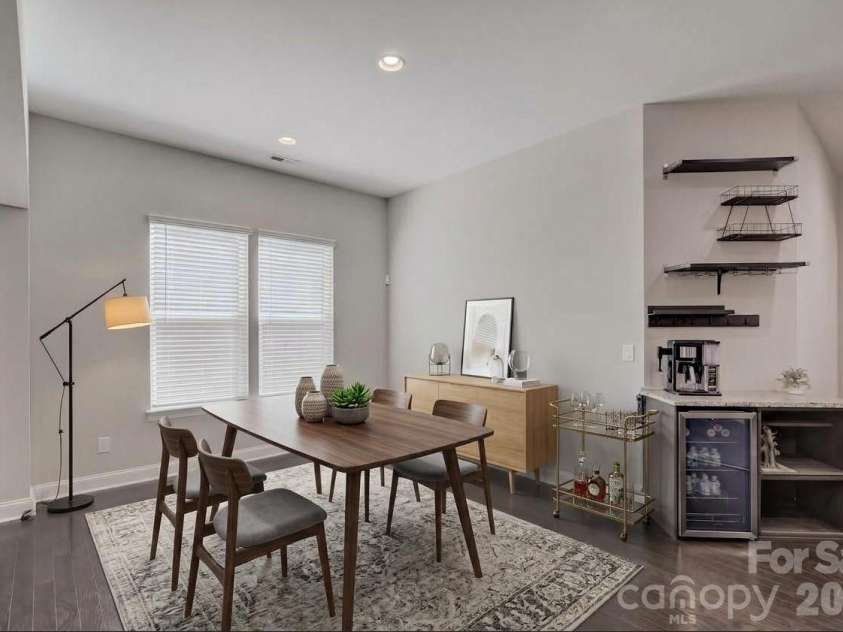 10025 St Kitts Landing Lane, Charlotte, NC 28278.  MLS# CAR4426225, YatesRealty ID 53722. Virtually staged breakfast area