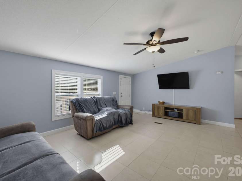 129 Titanium Drive, Statesville, NC 28625.  MLS# CAR4429081, YatesRealty ID 53723. 