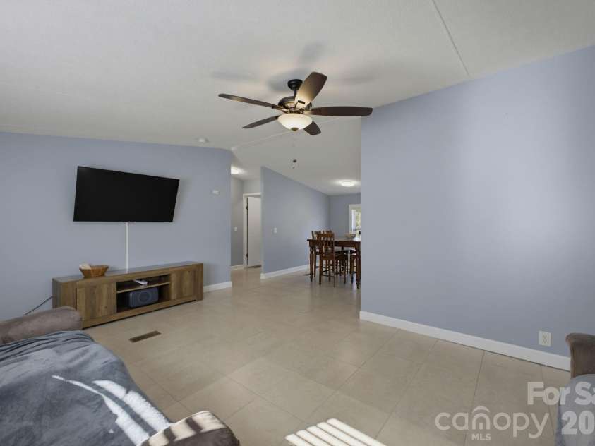 129 Titanium Drive, Statesville, NC 28625.  MLS# CAR4429081, YatesRealty ID 53723. 