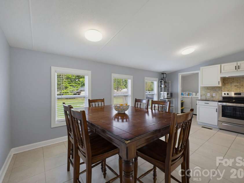 129 Titanium Drive, Statesville, NC 28625.  MLS# CAR4429081, YatesRealty ID 53723. 