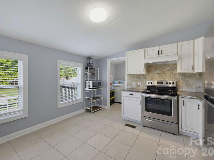 129 Titanium Drive, Statesville, NC 28625.  MLS# CAR4429081, YatesRealty ID 53723. 