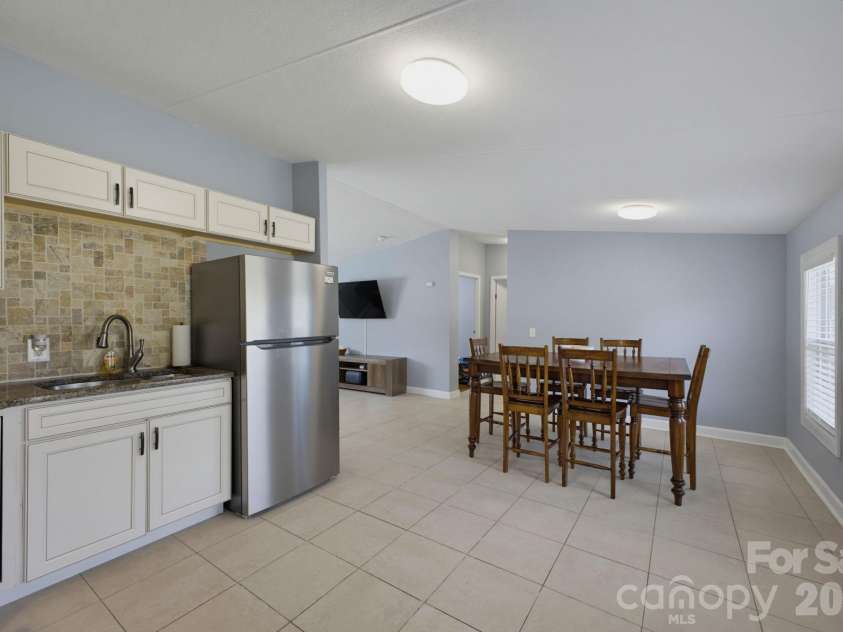 129 Titanium Drive, Statesville, NC 28625.  MLS# CAR4429081, YatesRealty ID 53723. 