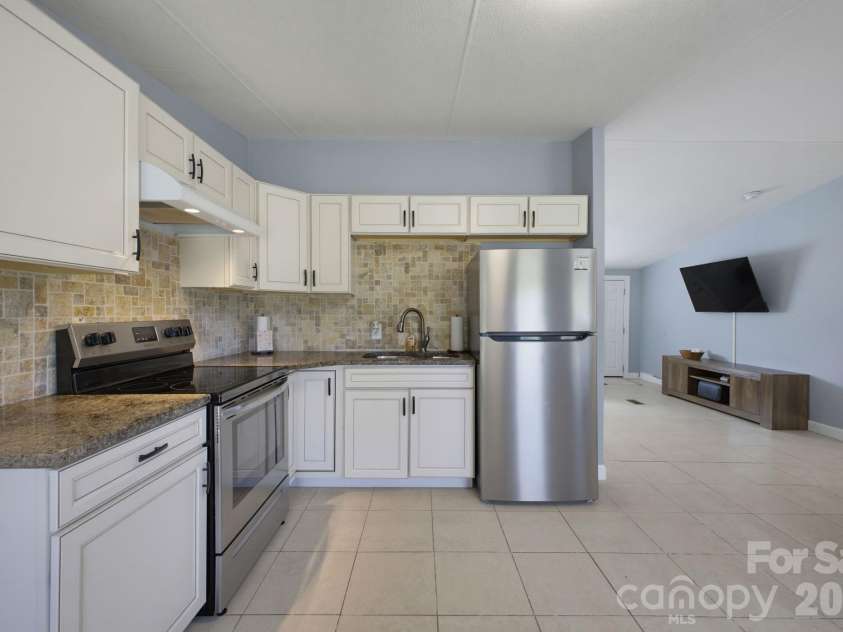 129 Titanium Drive, Statesville, NC 28625.  MLS# CAR4429081, YatesRealty ID 53723. 