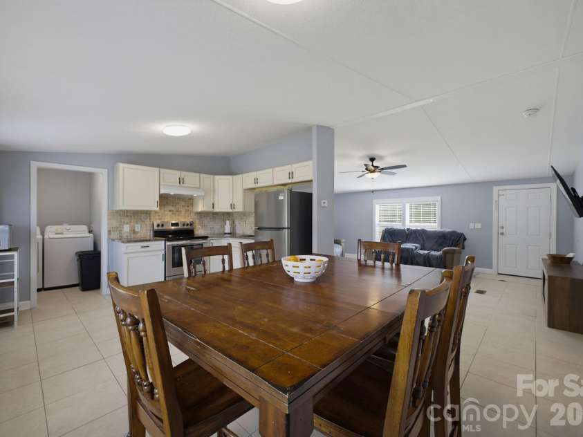 129 Titanium Drive, Statesville, NC 28625.  MLS# CAR4429081, YatesRealty ID 53723. 