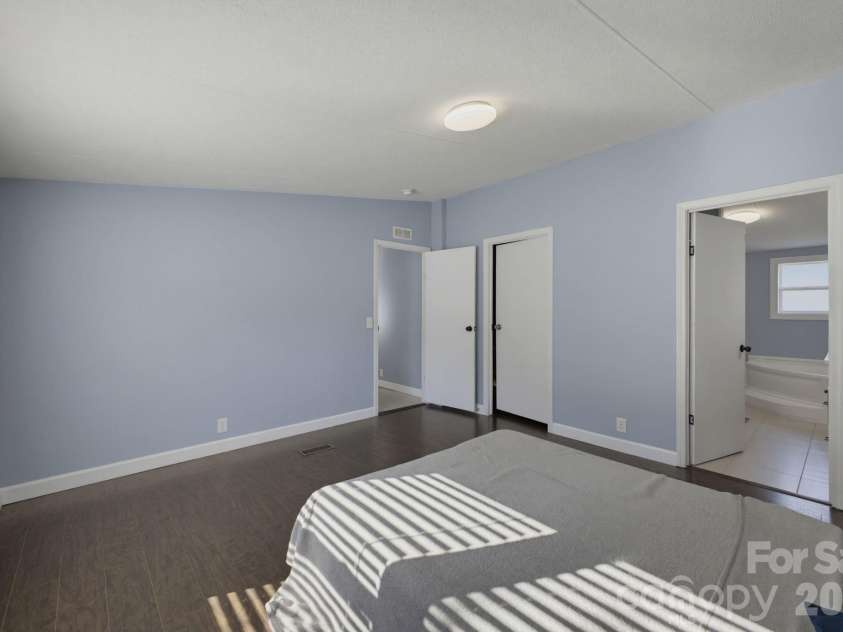 129 Titanium Drive, Statesville, NC 28625.  MLS# CAR4429081, YatesRealty ID 53723. 