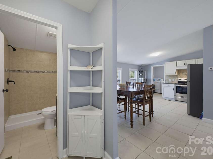 129 Titanium Drive, Statesville, NC 28625.  MLS# CAR4429081, YatesRealty ID 53723. 