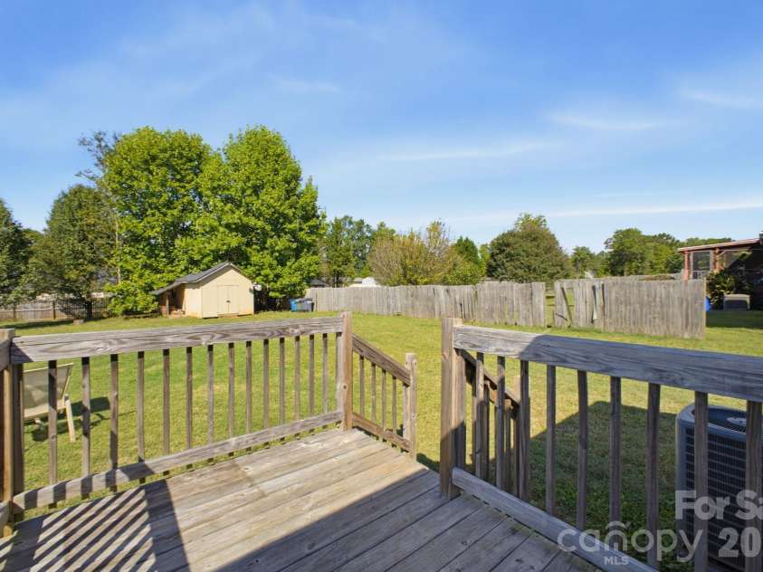 129 Titanium Drive, Statesville, NC 28625.  MLS# CAR4429081, YatesRealty ID 53723. 