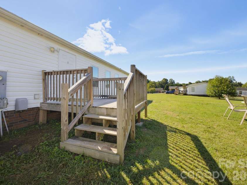 129 Titanium Drive, Statesville, NC 28625.  MLS# CAR4429081, YatesRealty ID 53723. 