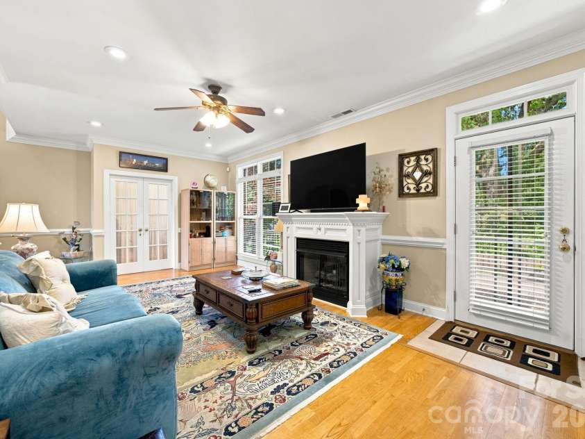 1511 Elkhart Circle, Gastonia, NC 28054.  MLS# CAR4413408, YatesRealty ID 53724. 