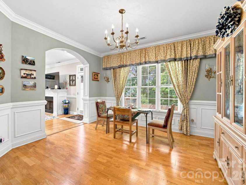 1511 Elkhart Circle, Gastonia, NC 28054.  MLS# CAR4413408, YatesRealty ID 53724. 