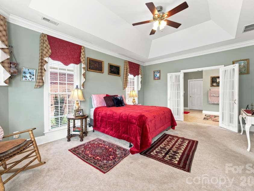 1511 Elkhart Circle, Gastonia, NC 28054.  MLS# CAR4413408, YatesRealty ID 53724. 