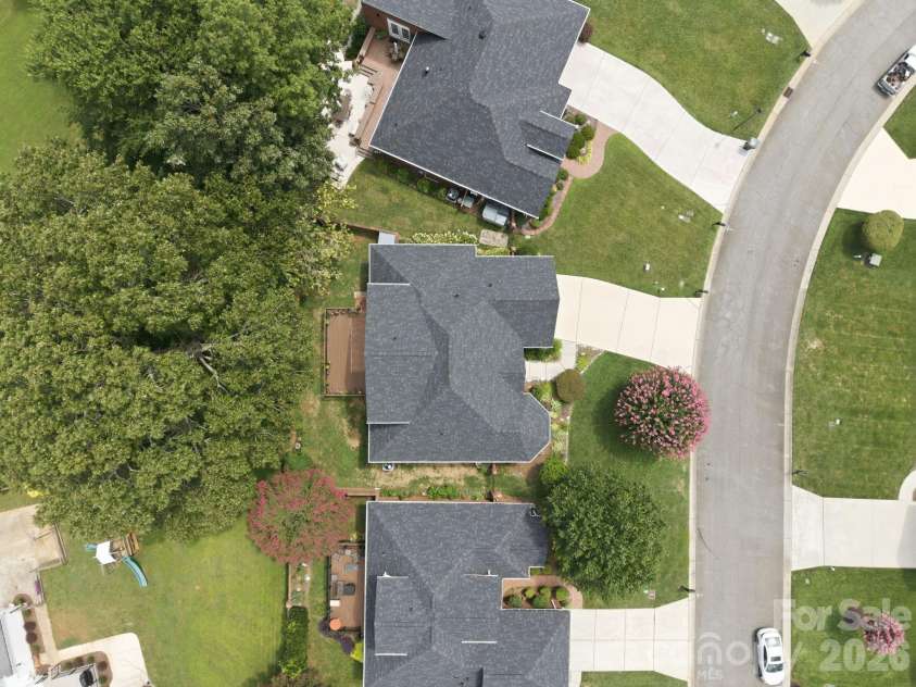 1511 Elkhart Circle, Gastonia, NC 28054.  MLS# CAR4413408, YatesRealty ID 53724. 