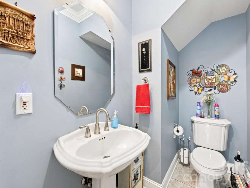 1511 Elkhart Circle, Gastonia, NC 28054.  MLS# CAR4413408, YatesRealty ID 53724. Powder room on main