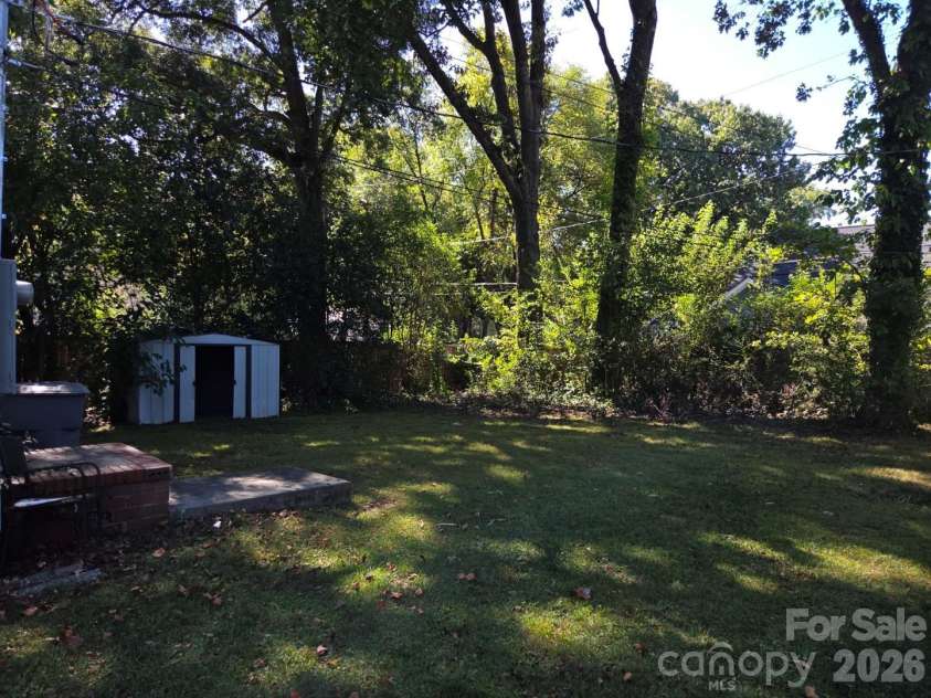 1516 Herrin Avenue, Charlotte, NC 28205.  MLS# CAR4429011, YatesRealty ID 53725. 