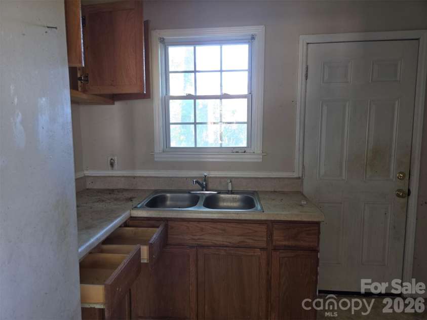 1516 Herrin Avenue, Charlotte, NC 28205.  MLS# CAR4429011, YatesRealty ID 53725. 