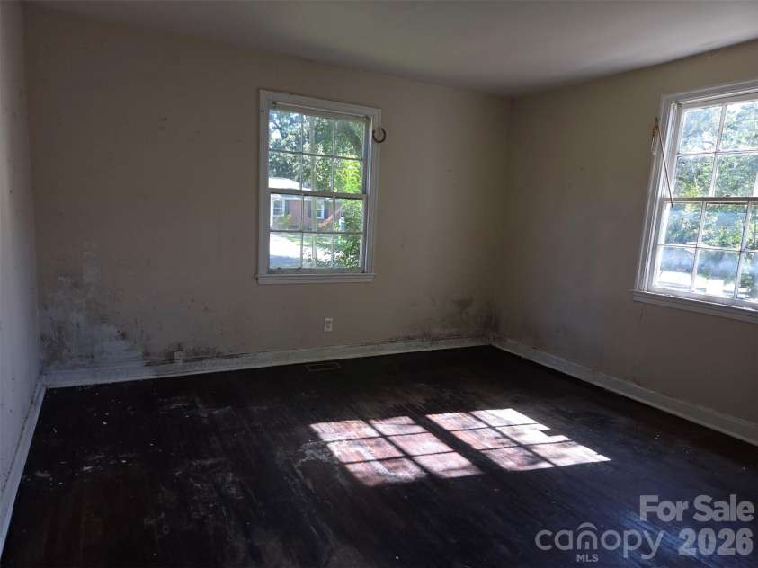 1516 Herrin Avenue, Charlotte, NC 28205.  MLS# CAR4429011, YatesRealty ID 53725. 