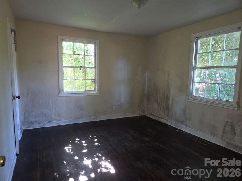 1516 Herrin Avenue, Charlotte, NC 28205.  MLS# CAR4429011, YatesRealty ID 53725. 