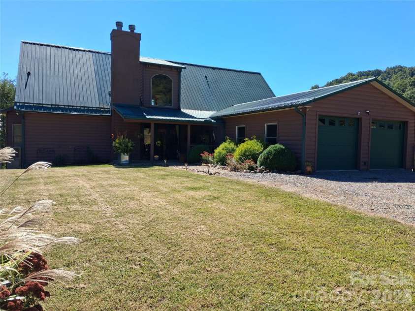 101 Trinity Drive, Clyde, NC 28721.  MLS# CAR4429185, YatesRealty ID 53729. 