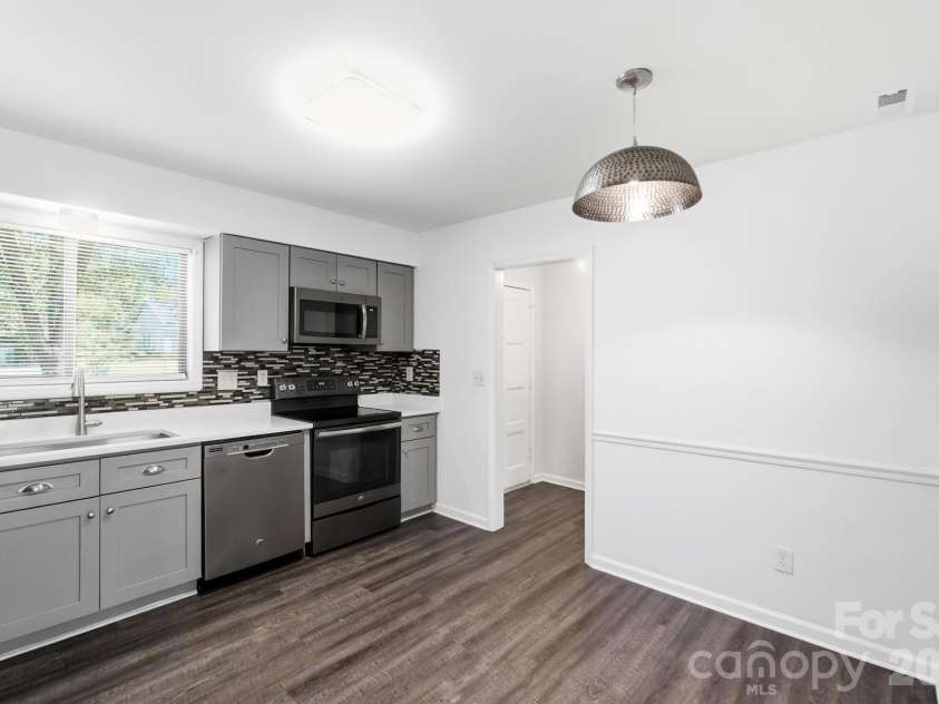 5921 Falstaff Drive, Charlotte, NC 28227.  MLS# CAR4429279, YatesRealty ID 53736. 