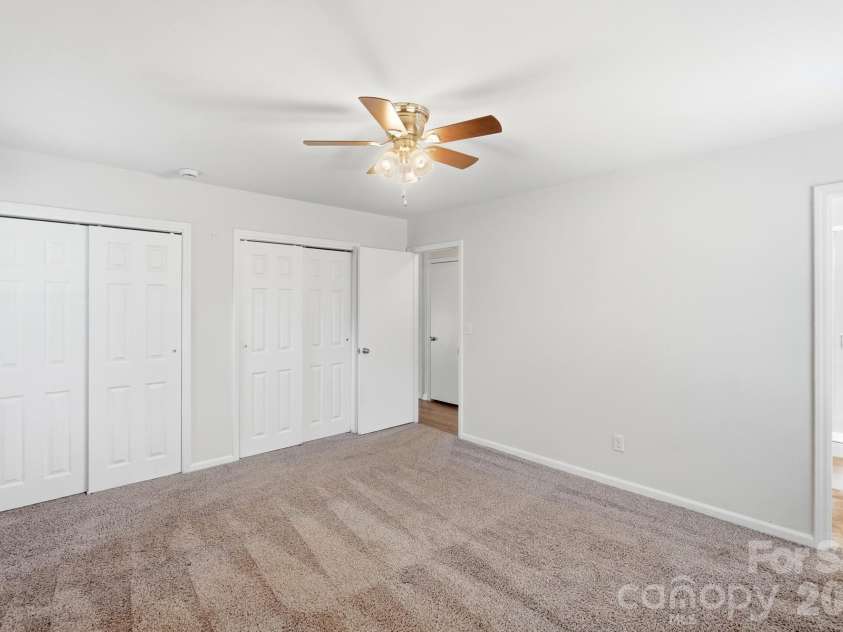 5921 Falstaff Drive, Charlotte, NC 28227.  MLS# CAR4429279, YatesRealty ID 53736. 
