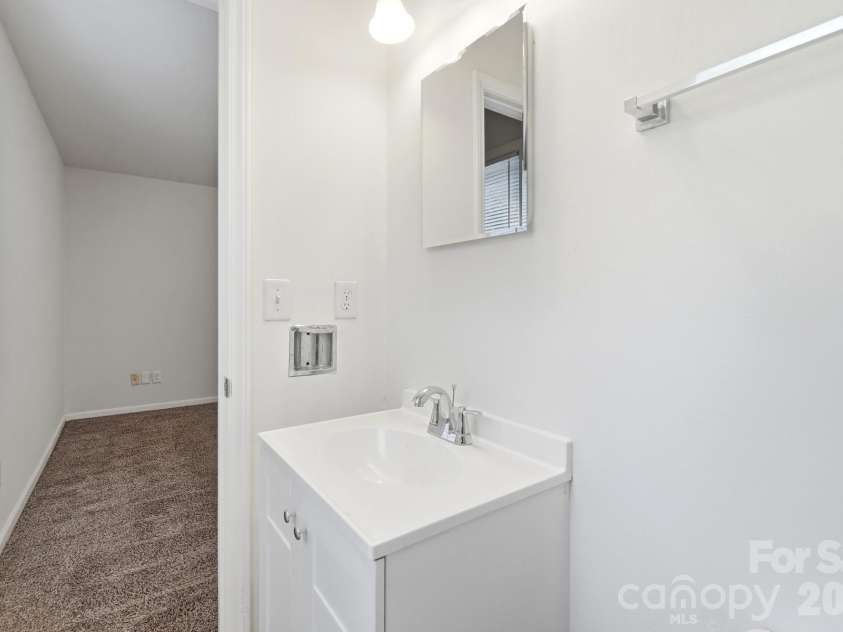 5921 Falstaff Drive, Charlotte, NC 28227.  MLS# CAR4429279, YatesRealty ID 53736. 