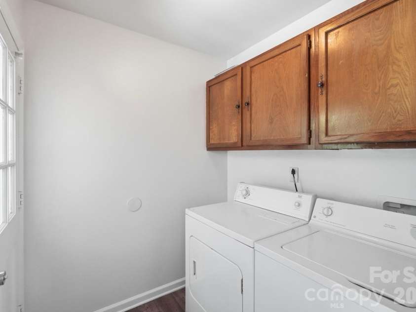 5921 Falstaff Drive, Charlotte, NC 28227.  MLS# CAR4429279, YatesRealty ID 53736. 